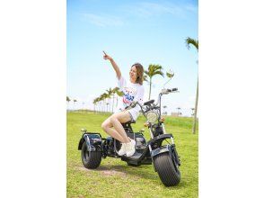 [Okinawa Naha] Enjoy Okinawa while feeling the sea breeze! EV Trike Rental (Tricycle)の画像