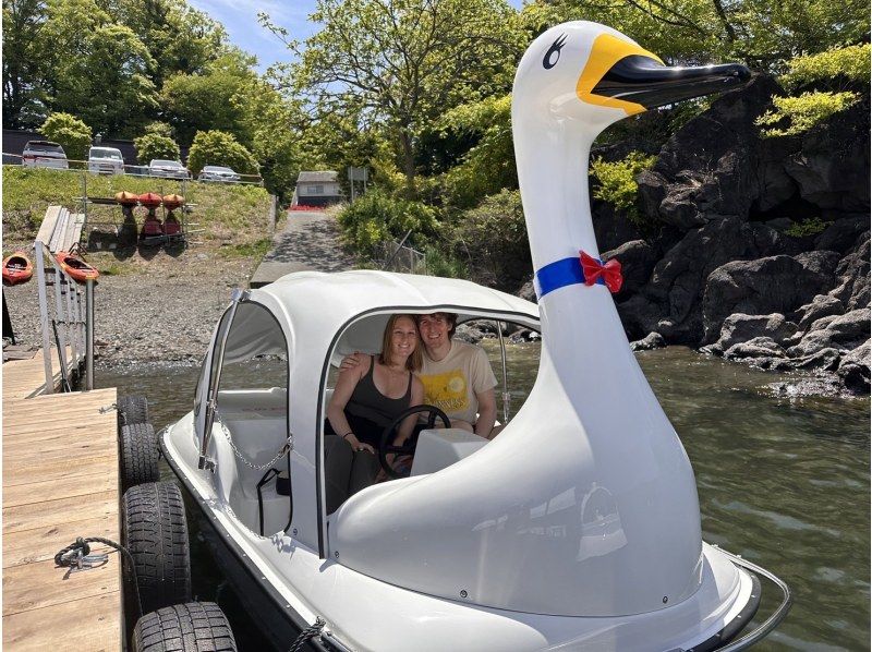 [Yamanashi Prefecture, Lake Kawaguchi] Doggy OK! Feel free to take a stroll around Kawaguchiko! swan boatの紹介画像