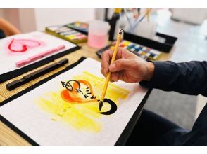 [Tokyo/Asakusa] Art calligraphy experience by a calligrapher <Japanese sweets and drinks included>の画像