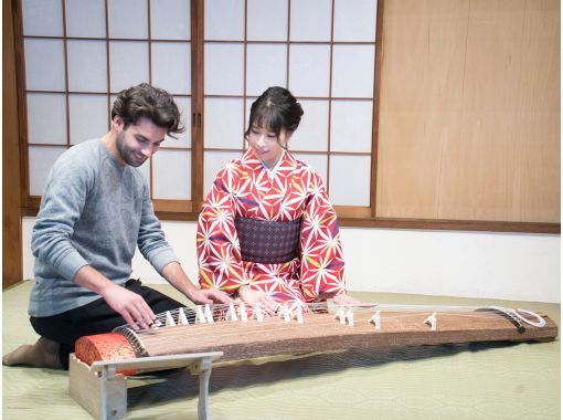 [Tokyo, Asakusa] First time playing the koto♪ Play anime songs and hit songs on the koto♪ <Japanese sweets included>の画像
