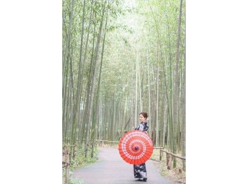 [Kyoto Higashiyama] Kimono rental for one person + location photo shoot with a photographer + corrected dataの画像