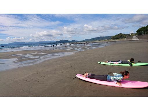 【高知・黒潮町／土佐清水】人も少ない綺麗な海で半日！初心者対象！サーフィンスクール体験！の画像