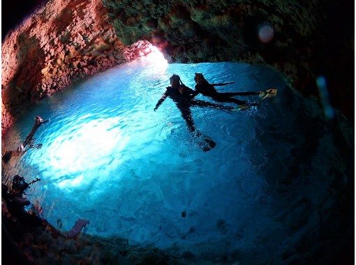 【沖縄／恩納村／青の洞窟／シュノーケリング】カメラ撮影付き♪安心の少人数制♪当日予約OK♪の画像