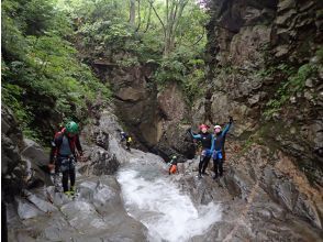 名峰谷川岳でキャニオニング ！！西黒沢コース！！