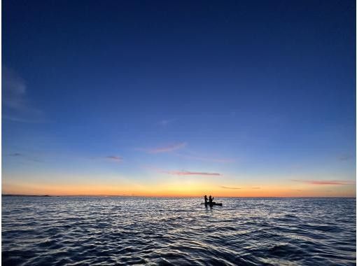 [Ishigaki Island] ★Private tour limited to one group★Natural planetarium✨Night SUP We are confident that you will say "I'm glad I came here"✨の画像