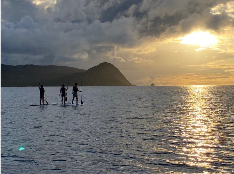 [Kagoshima/Amami Oshima] Sunset SUP cruise on the calm sea of ​​sunset