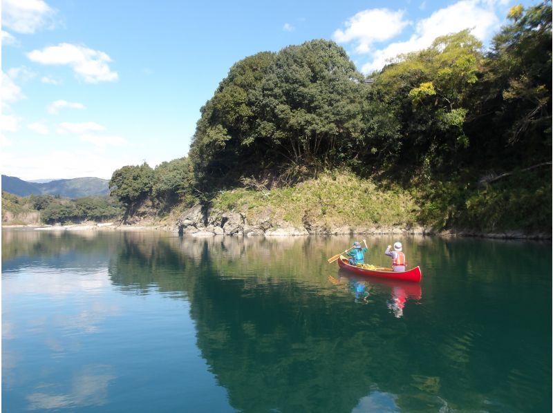 [Miyazaki, Misato Town] Relaxing lake picnic with wooden canvas canoe & SUP, snacks and drinks includedの紹介画像