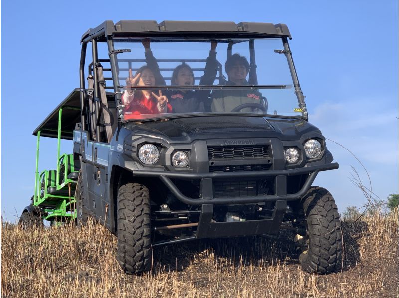 Japan's first SxS sightseeing buggy panorama long course (approximately 45 minutes, up to 9 people) A driver and guide will guide you in a 10-seater buggyの紹介画像