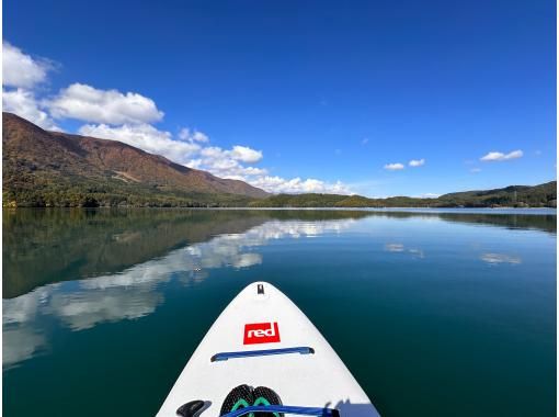 [Nagano / Lake Aoki SUP] Autumn leaves SUP rental for a full 2 hours! Enjoy a leisurely stroll on the water!の画像