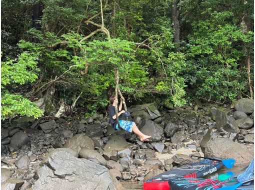[Private charter & transportation included] Anbo River SUP Stand up paddle boat on the Anbo River, one of the largest rivers in Yakushimaの画像