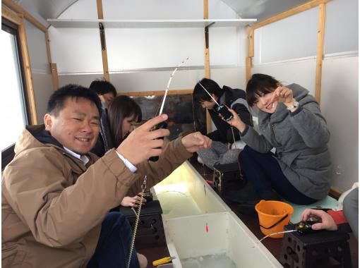 [Lake Hibara ice smelt fishing] ~Private chartered hut~Families, couples, women, groupsの画像