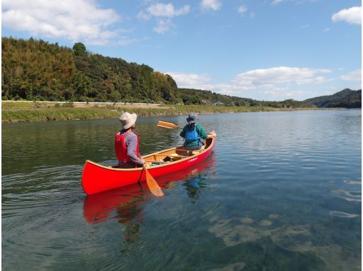 [Misato Town, Miyazaki Prefecture] Pair discount, canvas canoe & SUP, lake picnic, drinks and snacks includedの画像