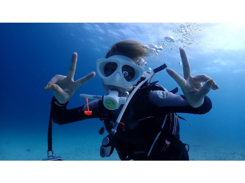 【青の洞窟・自然に配慮したボート体験ダイビング】沖縄・恩納村推奨グリーンフィンズ遵守・魚の餌付けはしません｜1組貸切｜Gopro写真動画付の紹介画像