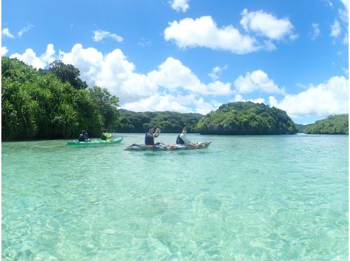 [Okinawa/Ishigaki Island] Recommended for winter season! From Kabira Bay! Let's take a kayak to a scenic spot in Kabira Bay that can't be seen from tourist spots!の画像