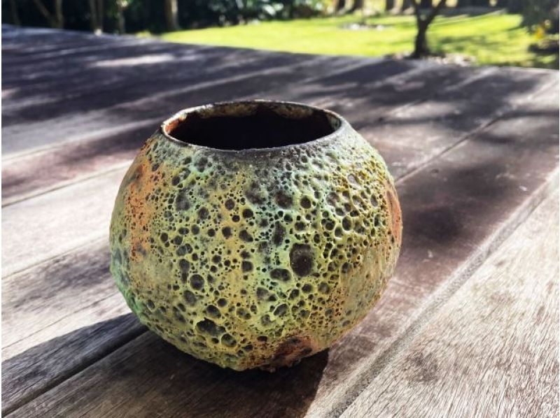 Pottery experience at Izu Kogen - Is it the only place in the world? Experience making flower pots with a bumpy lava glaze inspired by the lava of Mt. Omuroの紹介画像
