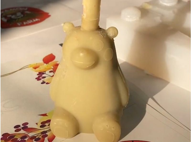 KF01-011【くまモンFARM認定No.008 侍街道はぜのき館】 はぜろうで「くまモンの和ろうそく」つくるモン