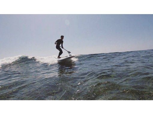 【沖縄/南部】完全貸し切り☆プライベートSUPサーフィン体験ツアー！世界サーフィン連盟インストラクター主催で安全！写真・動画プレゼント！の画像