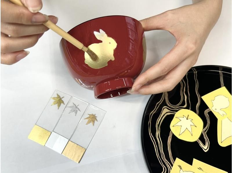 日本語【東京・日本橋】創業100年の漆器専門店で蒔絵体験の紹介画像
