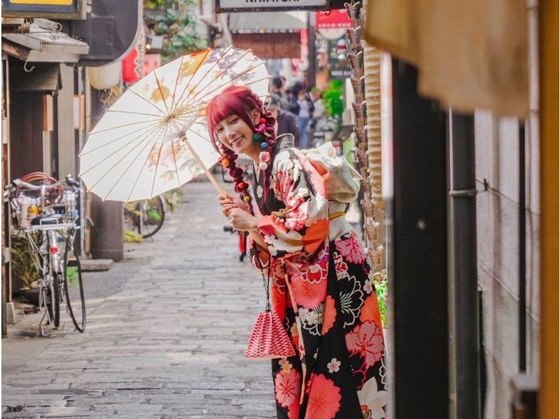 [Osaka/Namba/Dotonbori] Enjoy the autumn leaves of Namba and Dotonbori! (Kimono rental for 90 minutes, hair styling included)の紹介画像