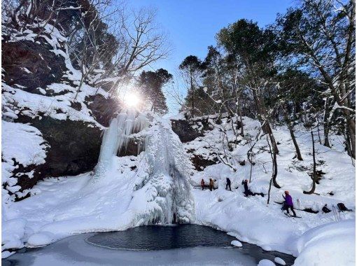 [Tochigi/Nikko] Icefall snowshoe hike, phantom waterfall "Kurotaki course" with hot soupの画像