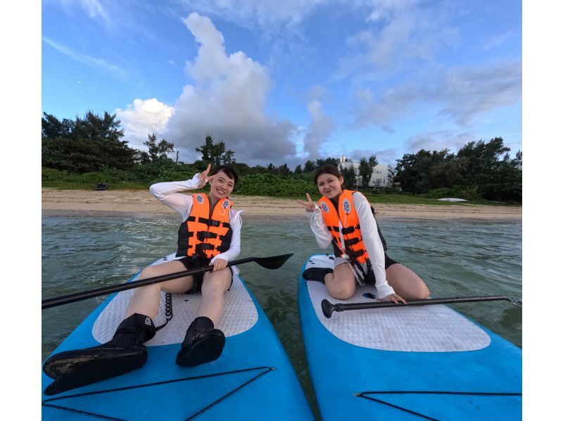 [Onna Village, Okinawa] Starting in April! Boat cruise, Blue Cave snorkeling and beginner SUP Lau SUP Free GOPRO filming #Brother Lau's shopの紹介画像