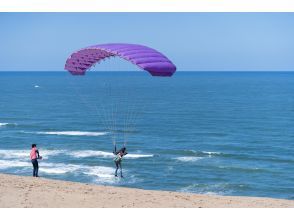[Tottori Sand Dunes] A flight several tens of meters high! Paragliding experience (half-day school)