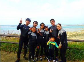 《Groups are welcome! 》About 30 minutes from Naha♪ [Natural Aquarium Snorkeling, No. 1 in the Southern Popularity Ranking] ★Free transportation★Free charter for 1 group★Free fish feeding★の画像