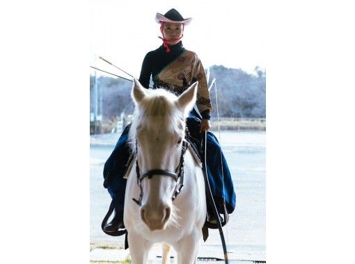 [Miyagi/Matsushima] Enjoy the tradition and culture of equestrianism while wearing wonderful traditional costumes “Samurai Archery Yabusame Experience” 40 minutes by car from Sendai Stationの画像