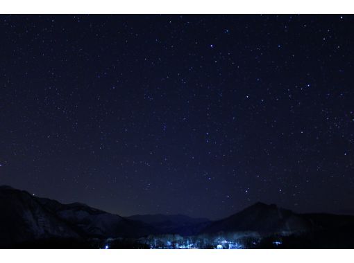 【新潟・十日町・スノーシュー・ナイト】体力に自信のない方も安心！ガイド付き！スノーシューを履いて、夜の雪国をお散歩しよう！の画像