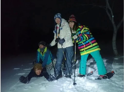 [Niigata/Tokamachi/Snowshoe Night] Don't worry if you are not confident in your physical strength! With guide! Let's put on snowshoes and take a walk in the snow country at night!の画像
