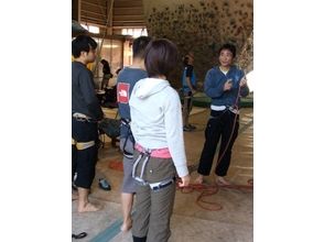 【埼玉・越谷】初心者でもわかりやすい!楽しさと達成感いっぱいのボルダリングビギナー講習の画像