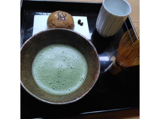 [大阪市福島區金石教室] ＼歡迎初次來者！ 1人以上即可參加♪/★茶道體驗班★我們也將教您禮儀和飲酒方法。 抹茶茶甜點の画像