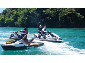 [沖繩東岸]超級夏季特惠2024 私人訂製遊覽乘坐摩托艇環繞清澈翠綠的大海の画像