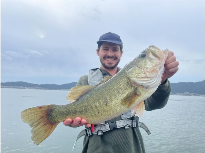 【滋賀・大津】びわ湖釣りガイド「ハーフデイプラン・４ｈ」初心者歓迎！手ぶらOKの紹介画像