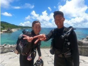 冲绳，本部町，Gorilla Chop Beach Fun Diving，在初学者和空白潜水者中很受欢迎♪免费GoPro照片数据服务所有设备租赁费都包括在内！