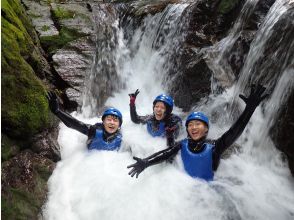 [Saitama/Nagatoro/Canyoning] Canyon walk tour! Participation is OK from 4th grade! Let's go exploring the clear stream valley♪