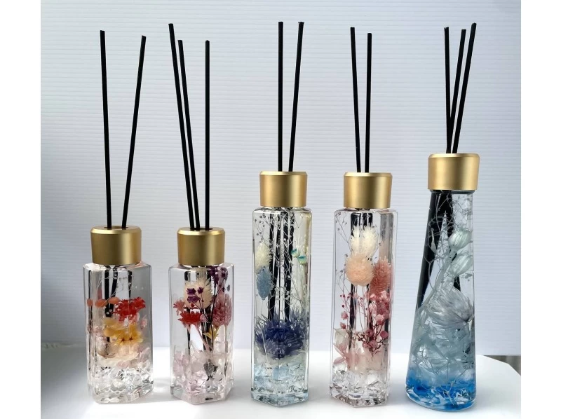 【兵庫・神戸】「ハーバリウムディフューザー作り」自由に選べるお花と香りと瓶の形で大満足♪の紹介画像