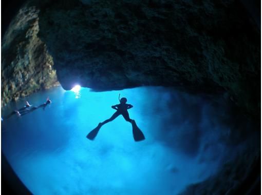 2024 [Okinawa, Onna Village] Go by boat! Blue Cave Snorkeling Free GOPRO photography Brother Lau's shop! Same-day reservations OK!の画像