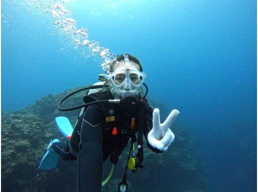 [Highly recommended for beginners] Boat experience diving with equipment that makes breathing very easy [Itoman City, 20 minutes from Naha Airport]の画像