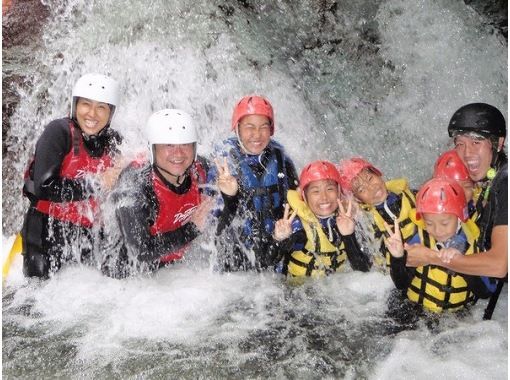 [Gunma/Minakami] Family-only canyoning half-day course! A great plan for your family! !の画像