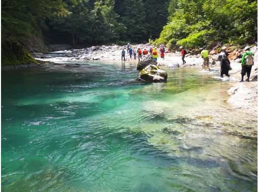 [Akita・Shirakami-Sanchi] Shirakami-Sanchi 1-day river trekking - A day of fun for adults and children alike in the clear stream ♪ For beginners <Free photo data>の画像