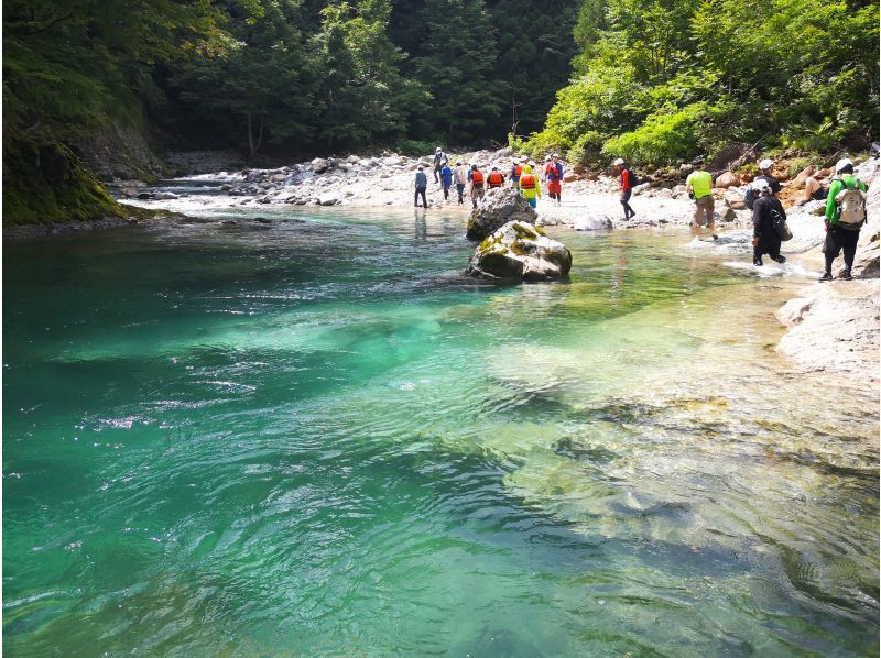 [Akita・Shirakami-Sanchi] Shirakami-Sanchi 1-day river trekking - A day of fun for adults and children alike in the clear stream ♪ For beginners <Free photo data>の紹介画像