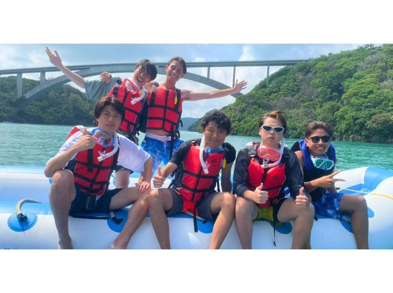 [Yagaji Island/Kouri Island] Full of exhilaration! banana boat marbleの紹介画像