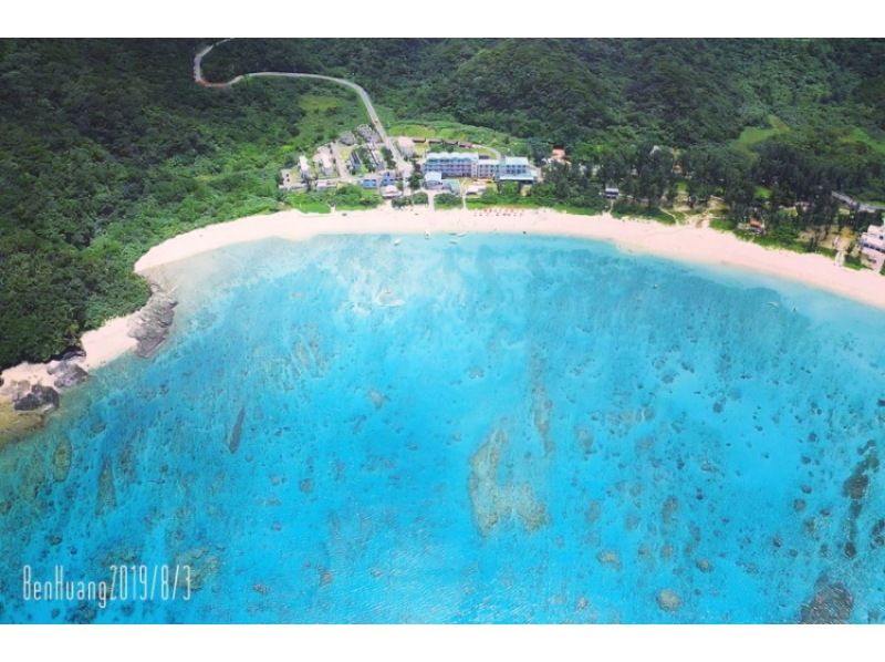 【那覇発／慶良間日帰り】チャータークルーザーで行く！慶良間諸島『渡嘉敷島』とかしくビーチ海水浴ツアーの紹介画像