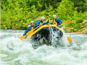 【北海道・札幌市内】＼4～5月限定／定山渓激流ラフティング★小金湯温泉まつの湯入浴券付き）の画像