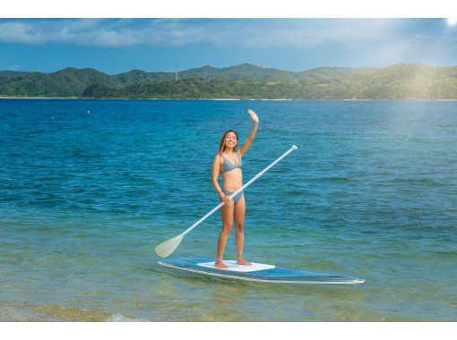 SALE! 《G Plan》【Amami Oshima・SUP】Enjoy the crystal clear Akaogi Bay with SUP! Maybe you'll see a sea turtle?! Free photo shoot!!の画像