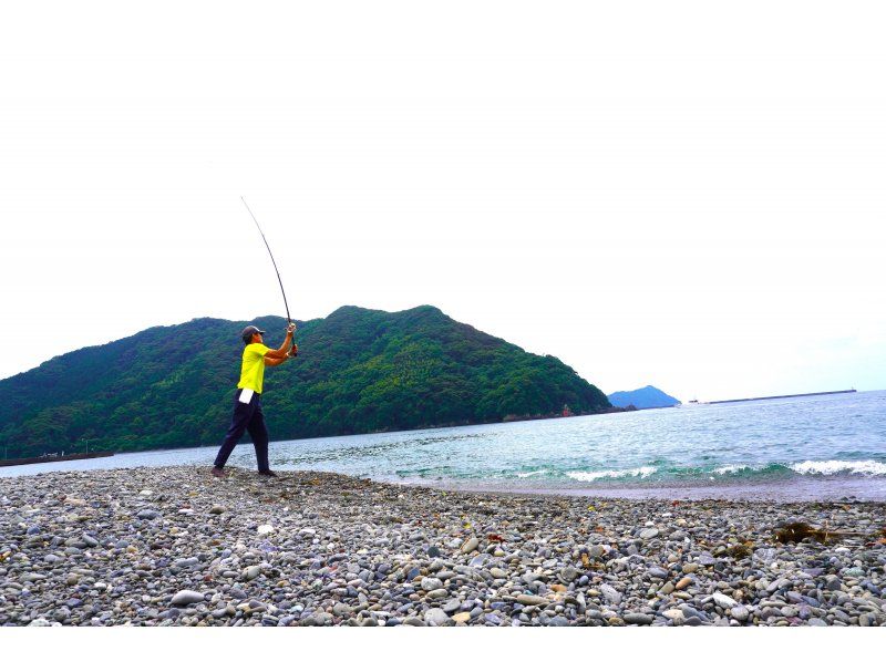 【高知・須崎】海のまち「すさき」で海釣り体験！釣り竿・リール・仕掛け貸出。釣った魚も美味しく食べられます！の紹介画像