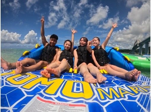 [Okinawa, Sesoko Island] A banana boat snorkeling tour and two types of marine activities held in the sea where sea turtles live. Free 4K camera (GoPro) photography provided.の画像