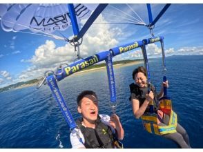 [Held on Sesoko Island / approx. 2 hours] Parasailing around Sesoko Island, where sea turtles live! & Snorkeling on a banana boat. Free 4K camera GoPro footage.