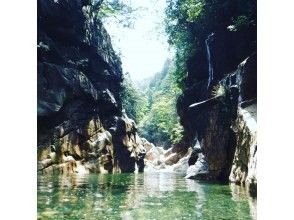 【滋賀 奥永源寺 キャニオニング】自然溢れる神崎川を遊びながら旅する！経験者や体力に自信のある方にお勧め！
